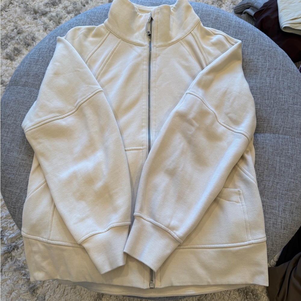 Lululemon scuba oversized full zip sweatshirt.  Women’s Xs/s.  Color cream